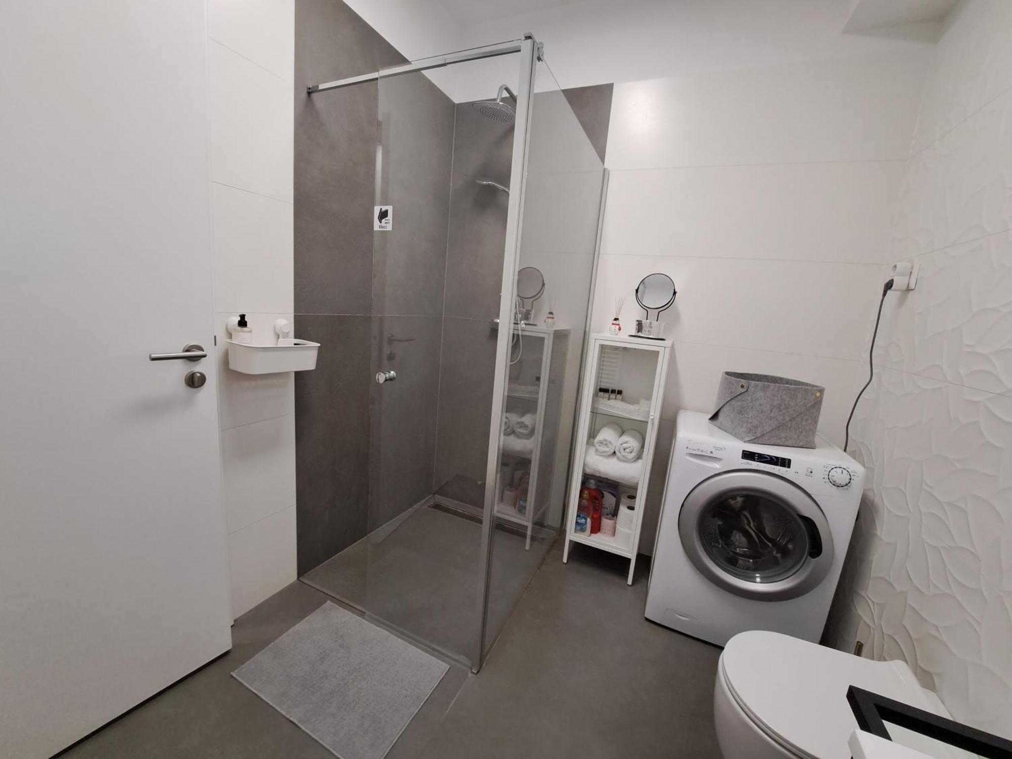 Stunning New Apartment With Free Parking Near City Centre Ljubljana Exterior foto