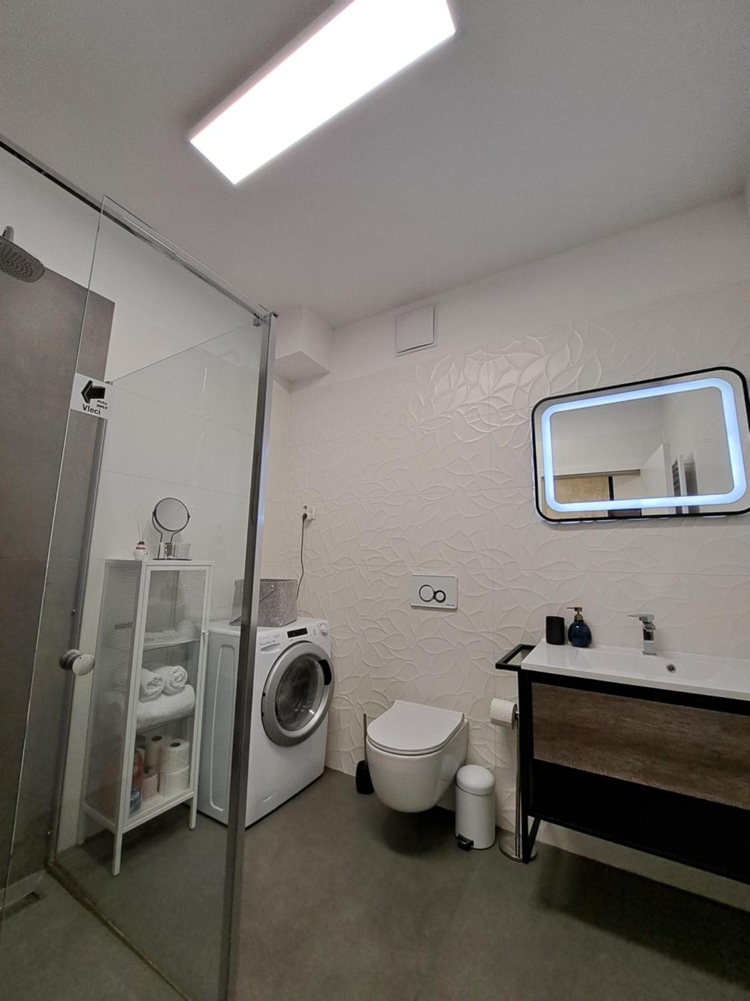 Stunning New Apartment With Free Parking Near City Centre Ljubljana Exterior foto